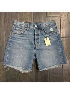 NWT Levi’s Premium 501 Mid Thigh Cutoff Shorts